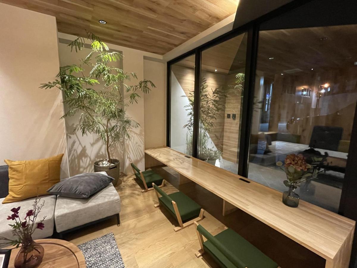 R Hotel Namba Osaka Exterior photo